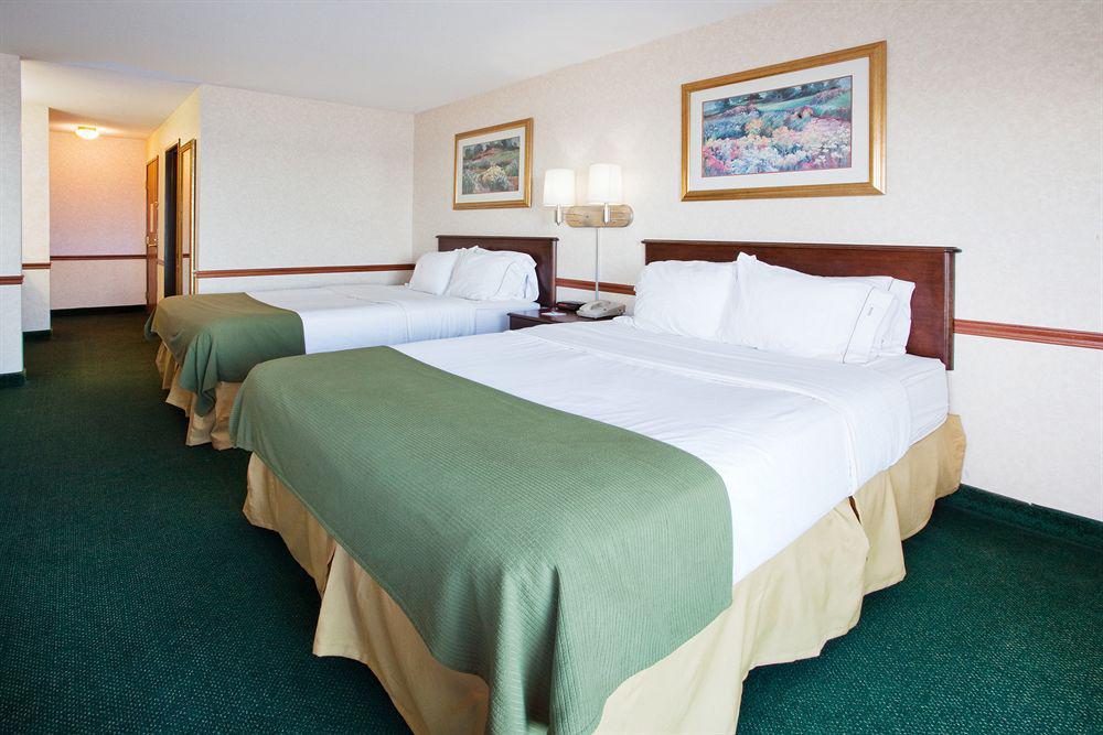 Holiday Inn Express St Ignace-Lake Central, An Ihg Hotel Saint Ignace Phòng bức ảnh